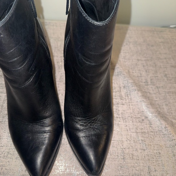 Halogen Black Leather Pointed Toe Ankle Boots - Picture 5 of 16